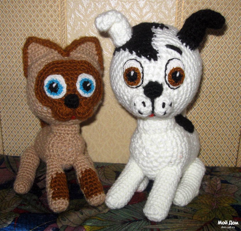 Игрушки связанные крючком)))) .